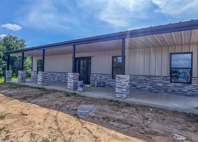 Property at 84 Reagan Dr, Eufaula, OK 74432, 3 beds, 2 baths