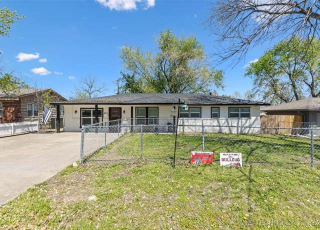 Property at 321 E Maple St, Skiatook, OK 74070, 4 beds, 1.5 baths