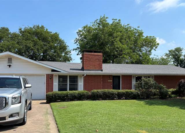 Property at 1113 S Meadow Dr, Ardmore, OK 73401, 4 beds, 3 baths