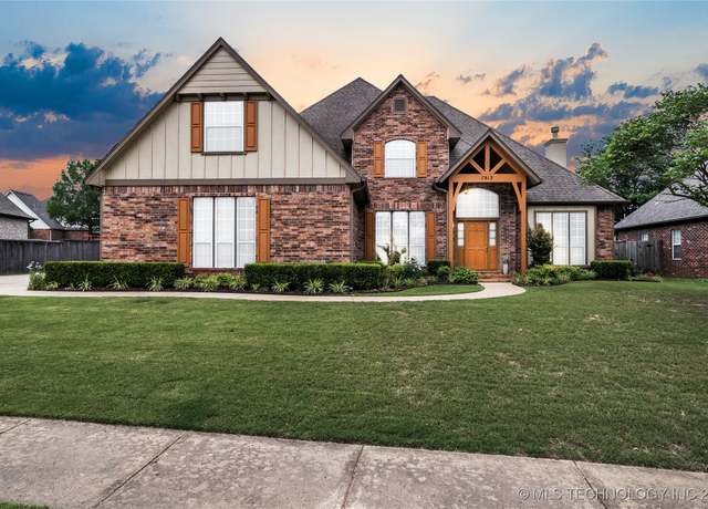 Property at 7813 E Commercial St, Broken Arrow, OK 74014, 4 beds, 3.5 baths