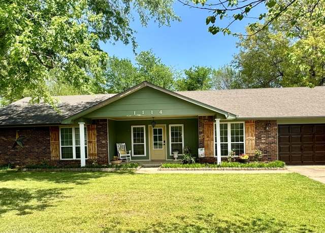 Property at 1114 N Country Clb, Muskogee, OK 74403, 3 beds, 2 baths