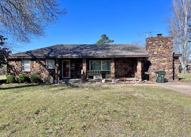 Property at 1205 N 8th St, Henryetta, OK 74437, 3 beds, 2 baths