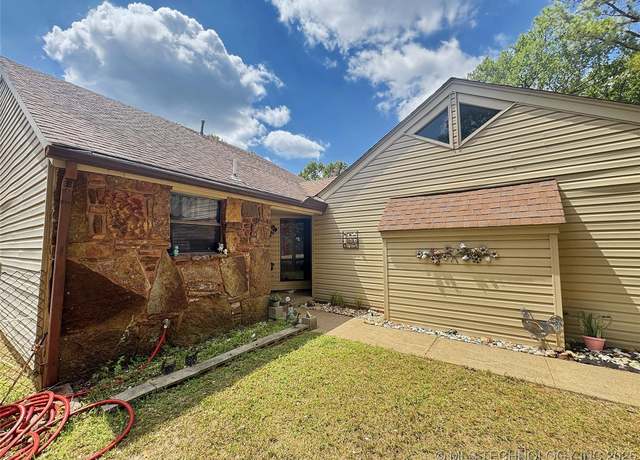 Property at 105 Summit Ridge Dr, Tahlequah, OK 74464, 3 beds, 1.5 baths
