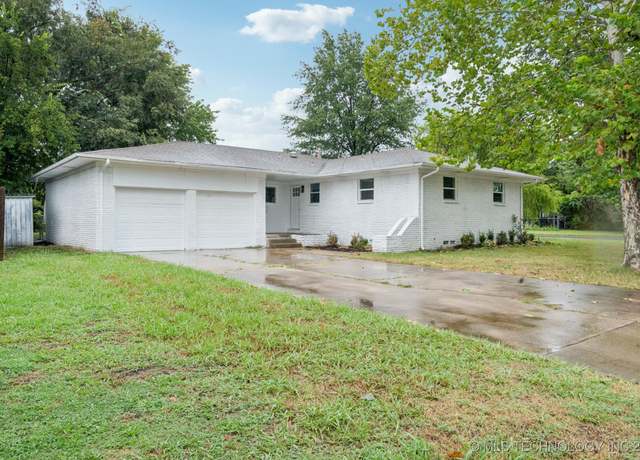Property at 11333 E 6th St, Tulsa, OK 74128, 3 beds, 1.5 baths