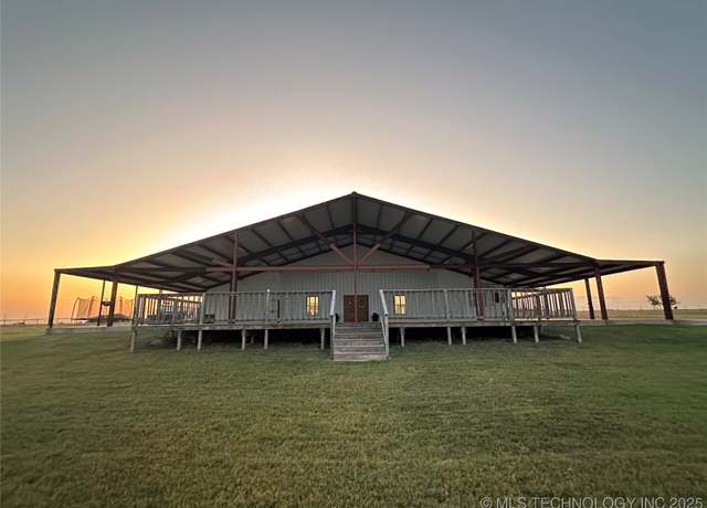 Property at 2304 Pleasant Rd, Ardmore, OK 73401, 5 beds, 4 baths