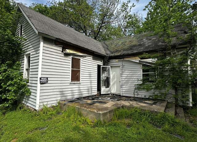 Property at 905 N State St, Wagoner, OK 74467, 2 beds, 1 bath
