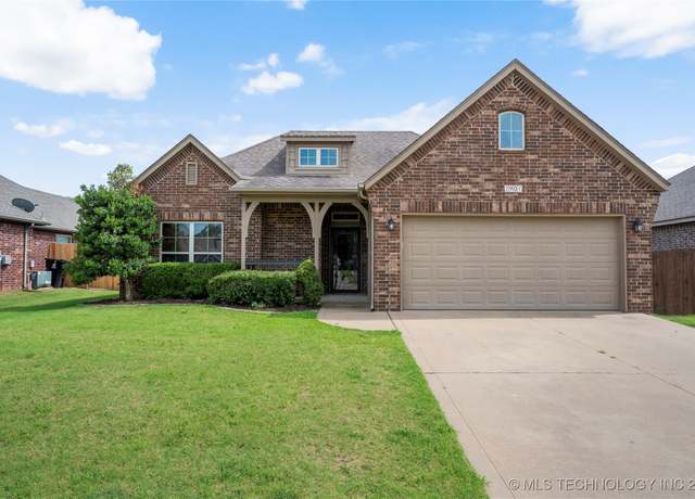 Property at 2901 W Mobile Pl, Broken Arrow, OK 74011, 3 beds, 2 baths