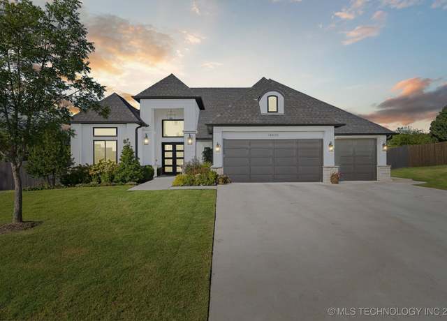 Property at 14300 E 94th St, Owasso, OK 74055, 3 beds, 3 baths