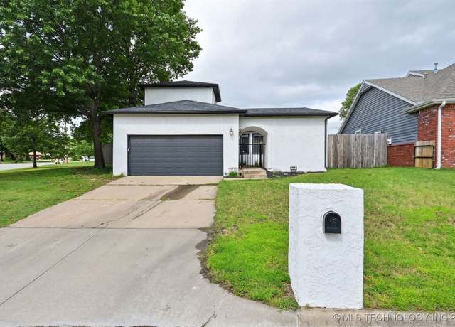 Property at 7701 S Erie Ave, Tulsa, OK 74136, 3 beds, 2.5 baths