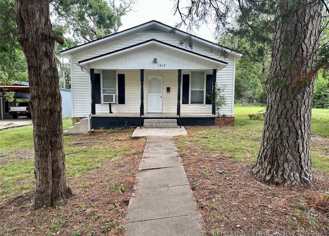 Property at 1412 W Vinita, Sulphur, OK 73086, 2 beds, 1 bath