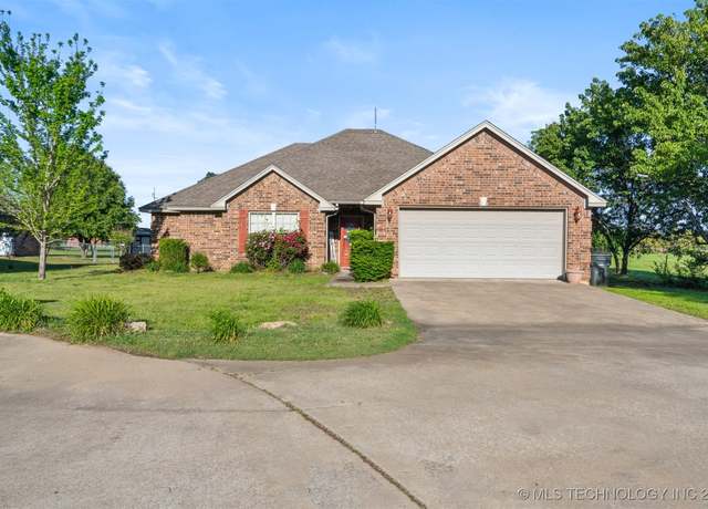 Property at 1516 Kay St, Durant, OK 74701, 3 beds, 2 baths