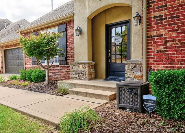 Property at 9306 S 73rd EastAvenue, Tulsa, OK 74133, 4 beds, 2.5 baths