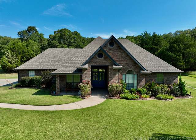 Property at 475 N Spinnaker Run, Stigler, OK 74462, 3 beds, 2.5 baths