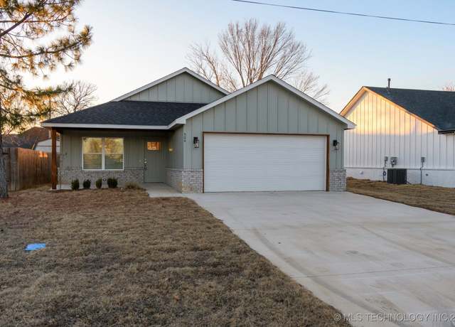 Property at 504 N 22nd St W, Collinsville, OK 74021, 3 beds, 2 baths