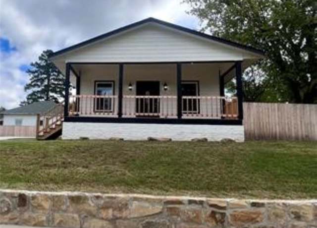 Property at 705 S Muskogee Ave, Okmulgee, OK 74447, 2 beds, 1 bath