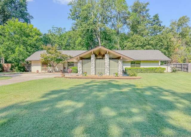 Property at 4620 S Gary Ave, Tulsa, OK 74105, 3 beds, 2.5 baths