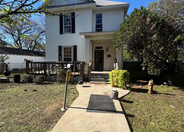 Property at 505 B St SW, Ardmore, OK 73401, 3 beds, 2 baths