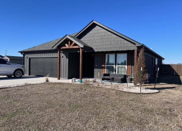 Property at 13510 County Road 3400, Stratford, OK 74872, 4 beds, 2 baths