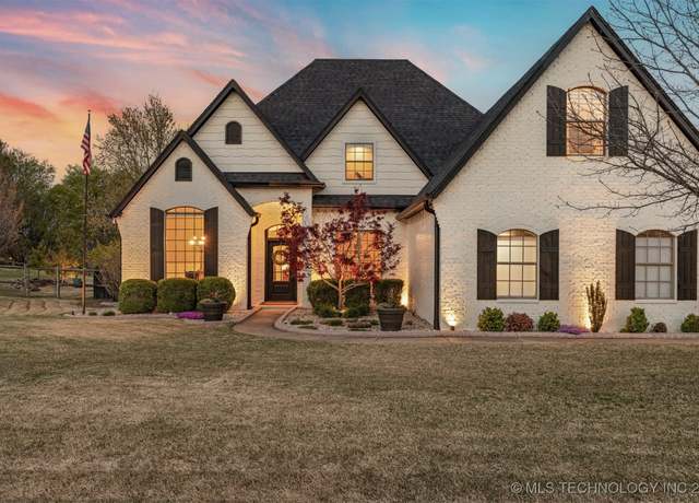 Property at 28561 E 73rd St S, Broken Arrow, OK 74014, 4 beds, 3.5 baths