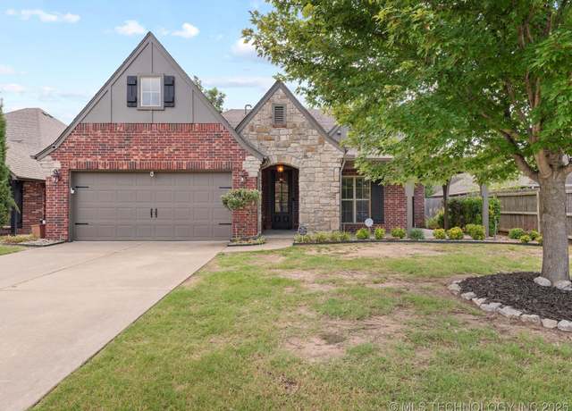 Property at 3207 Boardwalk Ct, Bartlesville, OK 74006, 3 beds, 2.5 baths