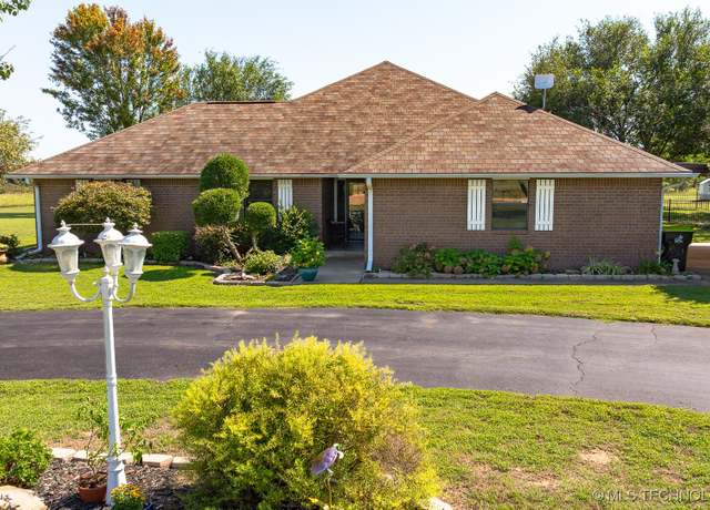 Property at 35034 NW 1430 Rd, Konawa, OK 74849, 3 beds, 2.5 baths