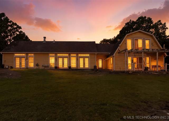Property at 13900 W 146th St S, Sapulpa, OK 74066, 3 beds, 2.5 baths