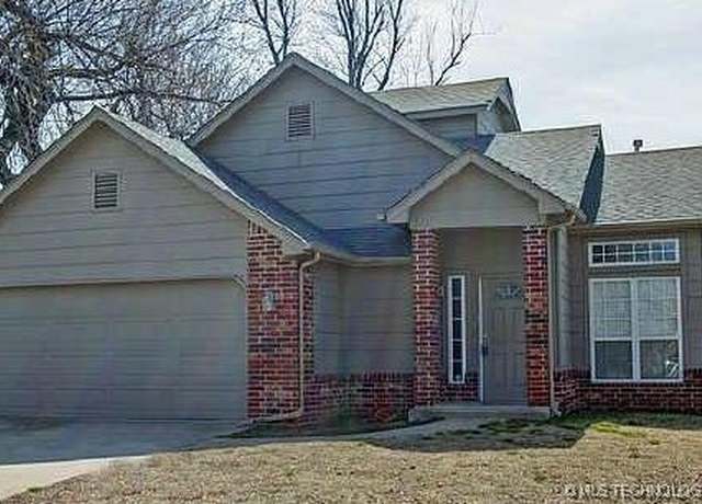 Property at 256 E Tecumseh St, Tulsa, OK 74106, 3 beds, 2.5 baths
