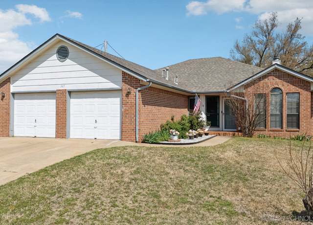 Property at 327 W 47th Pl, Sand Springs, OK 74063, 4 beds, 2 baths
