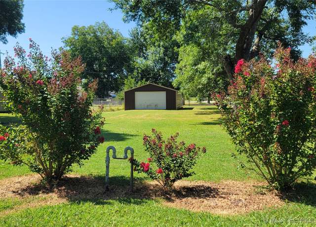 Property at 1307 W Gentry St, Henryetta, OK 74437