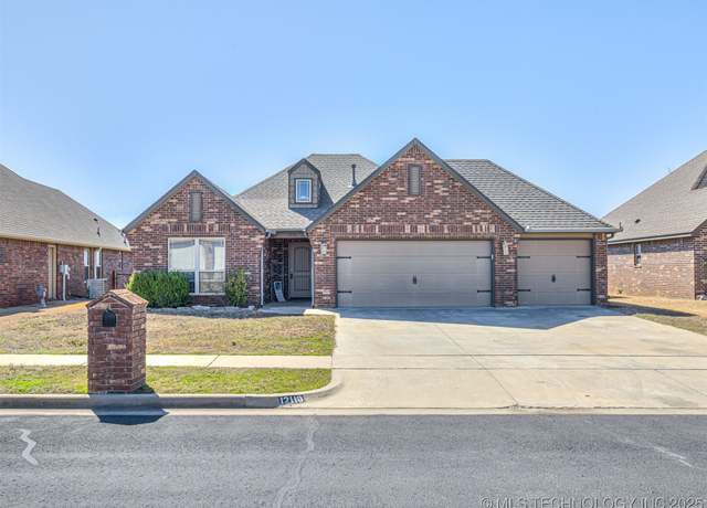 Property at 12110 E 69th St N, Owasso, OK 74055, 4 beds, 2 baths