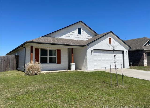 Property at 13101 E 124th St, Owasso, OK 74021, 4 beds, 2.5 baths