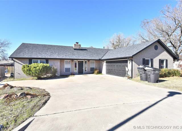 Property at 1949 Windstone Ct, Bartlesville, OK 74006, 3 beds, 2 baths