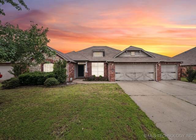 Property at 3952 S 211th EastAvenue, Broken Arrow, OK 74014, 3 beds, 2 baths