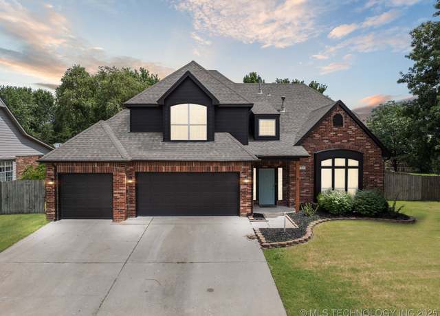 Property at 8709 N 125th EastAvenue, Owasso, OK 74055, 5 beds, 2.5 baths