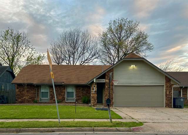 Property at 12924 E 34th St, Tulsa, OK 74134, 3 beds, 2 baths