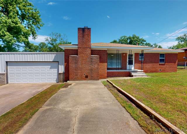Property at 1800 E 17th, Ada, OK 74820, 3 beds, 1.5 baths