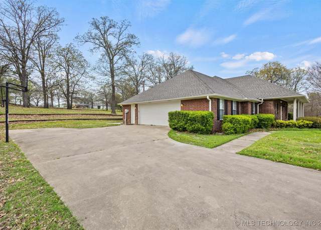 Property at 5353 Stonebriar Cir, Durant, OK 74701, 4 beds, 2.5 baths