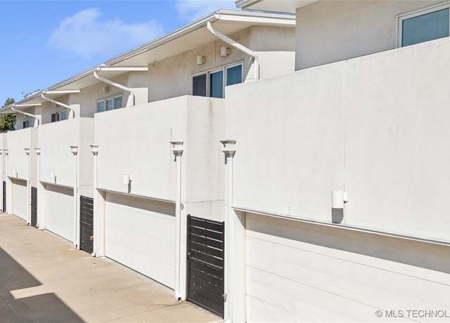 Property at 1428 S Quincy Ave Unit D, Tulsa, OK 74120, 2 beds, 2.5 baths