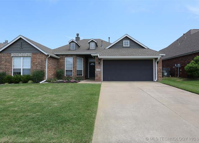 Property at 3983 S 216th EastAvenue, Broken Arrow, OK 74014, 4 beds, 2 baths