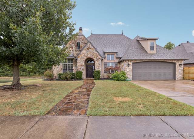 Property at 1120 W Keeling Ave, Sapulpa, OK 74066, 3 beds, 2 baths