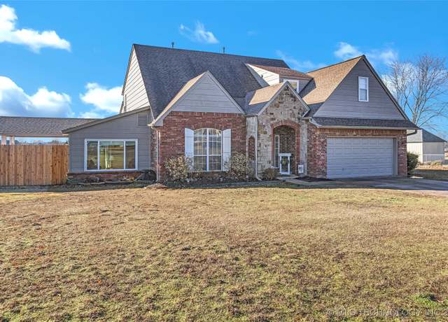 Property at 15052 E 117th St N, Collinsville, OK 74021, 4 beds, 2.5 baths