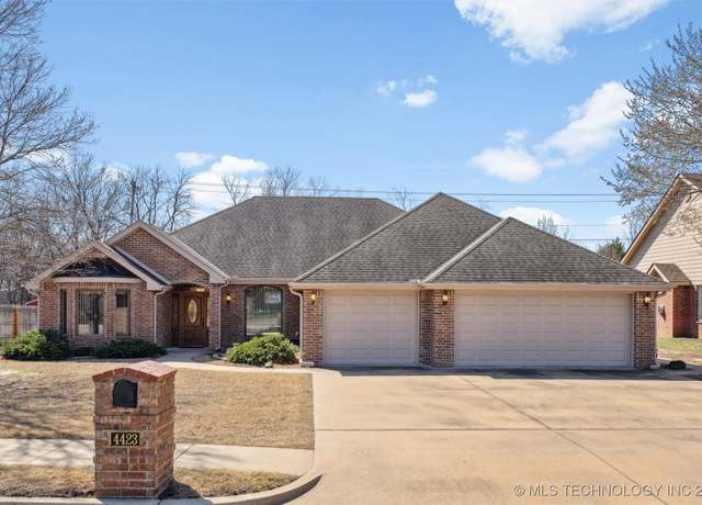 Property at 4423 Fairview Rd, Bartlesville, OK 74006, 4 beds, 2.5 baths