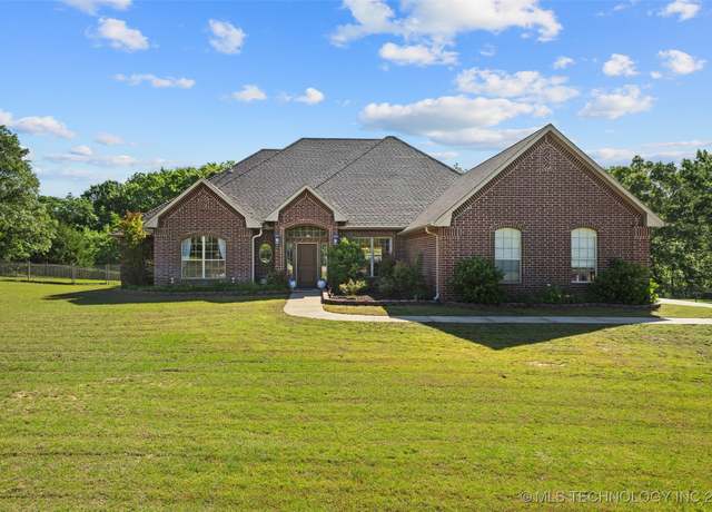 Property at 15824 County Road 3581, Ada, OK 74820, 3 beds, 2.5 baths