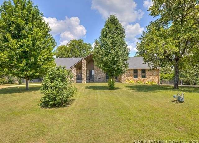Property at 19805 S Lake Dr, Claremore, OK 74017, 4 beds, 3 baths