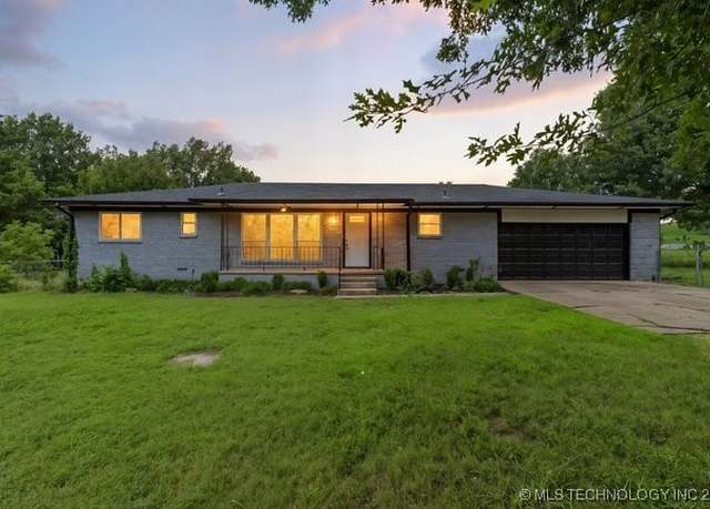 Property at 7810 S Union Ave, Tulsa, OK 74132, 3 beds, 2 baths