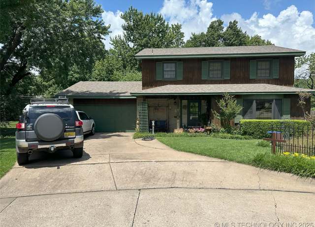 Property at 1610 Meadowbrook Dr, Ponca City, OK 74604, 4 beds, 3.5 baths
