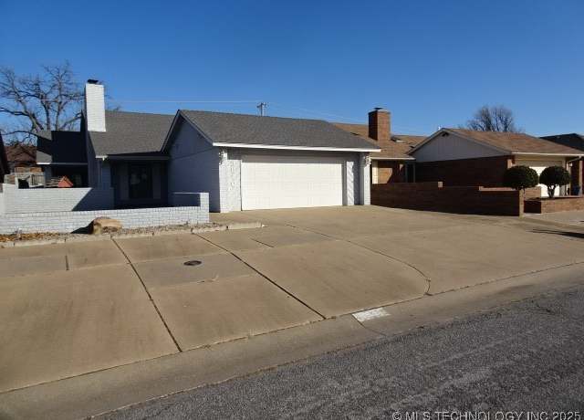 Property at 3610 Whippoorwill Ln, Enid, OK 73703, 3 beds, 3 baths