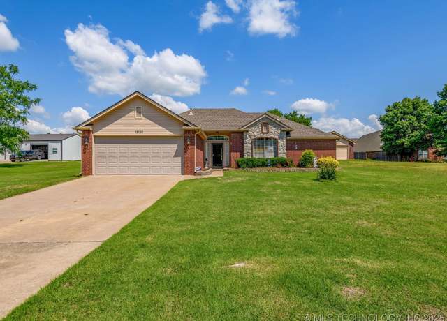 Property at 12180 Skyline Dr, Collinsville, OK 74021, 3 beds, 2 baths