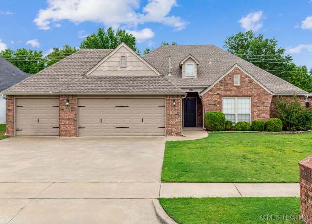 Property at 9241 N 144th East Ave, Owasso, OK 74055, 4 beds, 2 baths