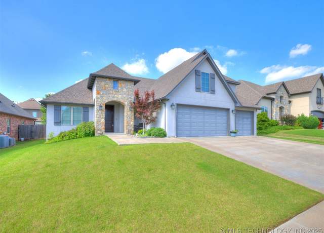 Property at 5815 E 144th St S, Bixby, OK 74008, 5 beds, 3.5 baths